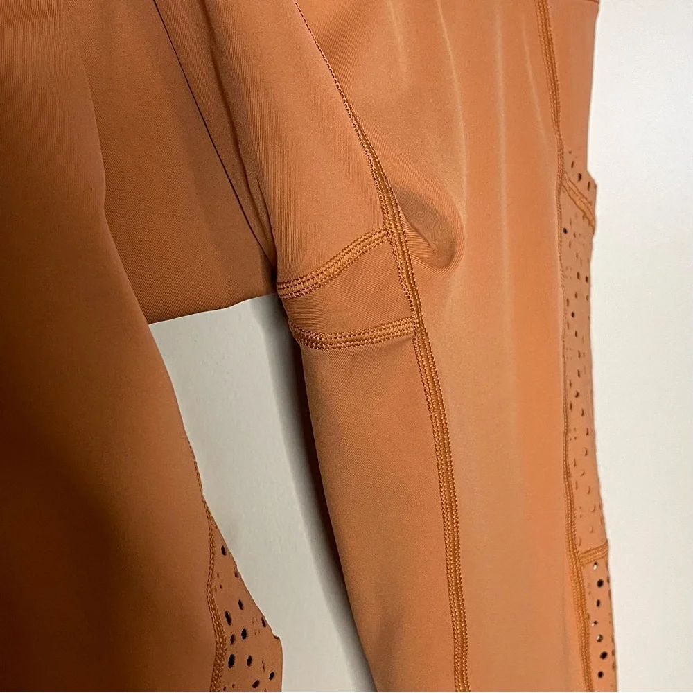 aerie move eyelet